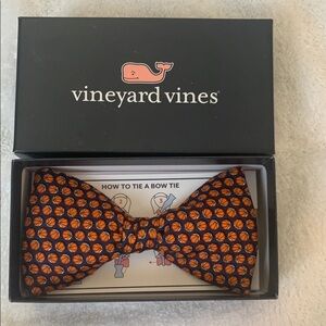 🎈NWT Vineyard Vines Orange and Blue Silk bow Tie